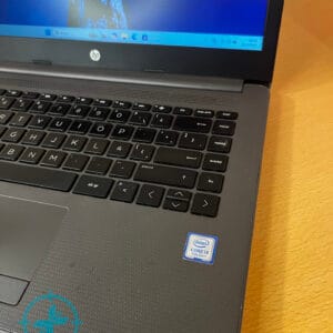 Notebook HP i3 7th 8GB 240 SSD - Imagen 3