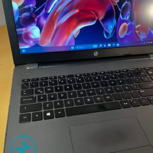 Notebook HP i5 7th + GRAFICA 8gb 240 SSD - Imagen 2