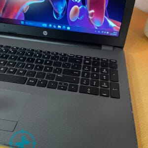 Notebook HP i5 7th + GRAFICA 8gb 240 SSD - Imagen 3