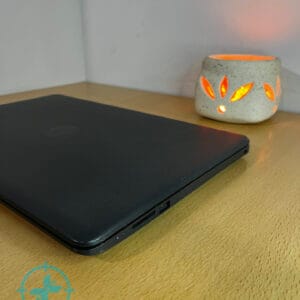 Notebook HP i5 7th + GRAFICA 8gb 240 SSD - Imagen 5
