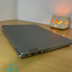 Notebook Lenovo i7 8th 8GB + 16 optane 1TB SSD - Imagen 4