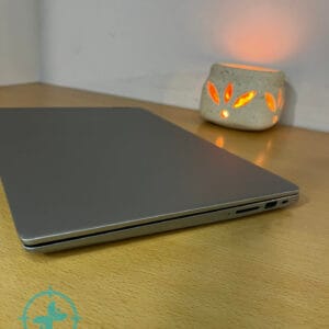 Notebook Lenovo i7 8th 8GB + 16 optane 1TB SSD - Imagen 5