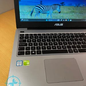Notebook ASUS i7 6th NVIDIA 8gb 240 SSD - Imagen 2